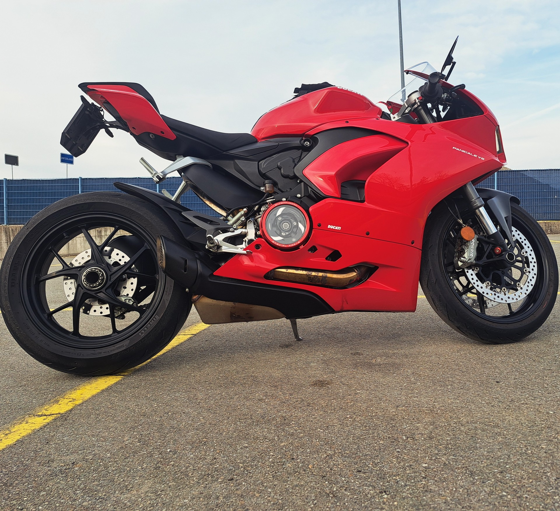 DUCATI Panigale V2-image-1