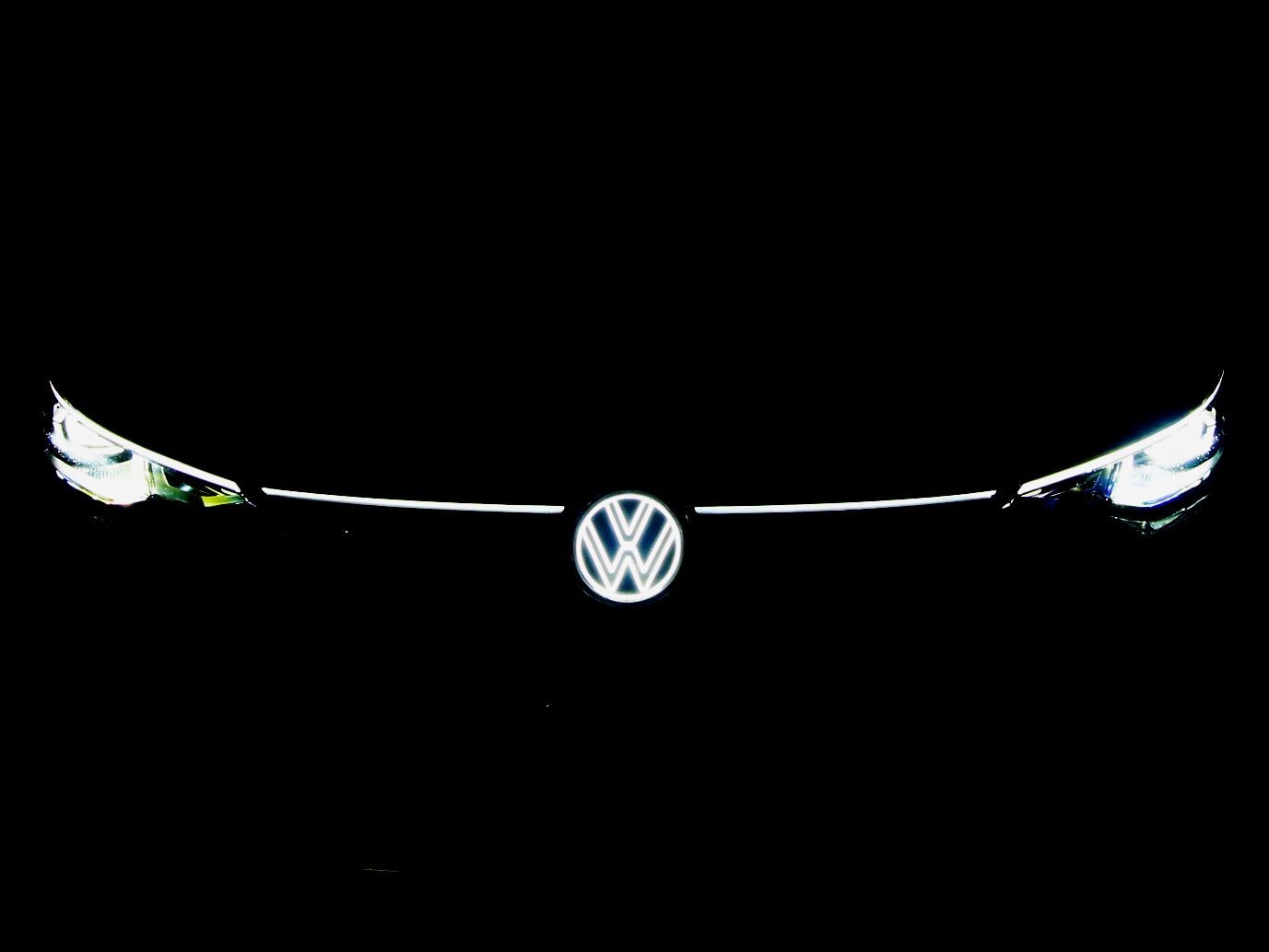 VW Golf VIII 1.5 eTSI R-Line DSG-image-8