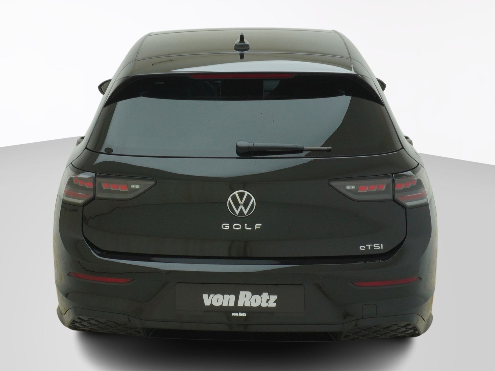 VW Golf VIII 1.5 eTSI R-Line DSG-showroom-element-2