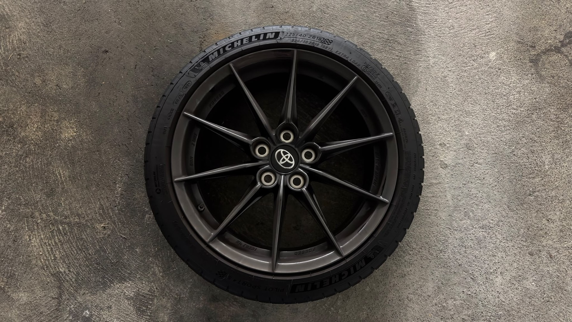 TOYOTA Yaris 1.6 GR Sport | CH Fahrzeug | Circuit Paket | 10 Jahre Garantie | H&R | Milltek | Giacuzzo | Maxton | Japan Racing |-image-6