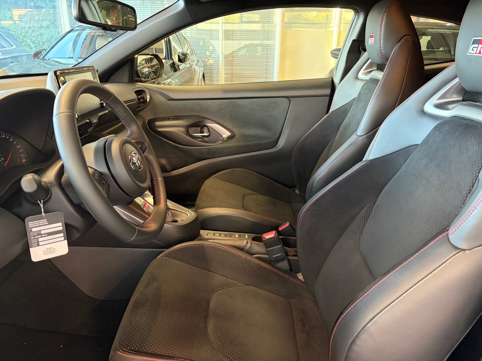 TOYOTA Yaris 1.6 GR Sport | CH Fahrzeug | Circuit Paket | 10 Jahre Garantie | H&R | Milltek | Giacuzzo | Maxton | Japan Racing |-image-12