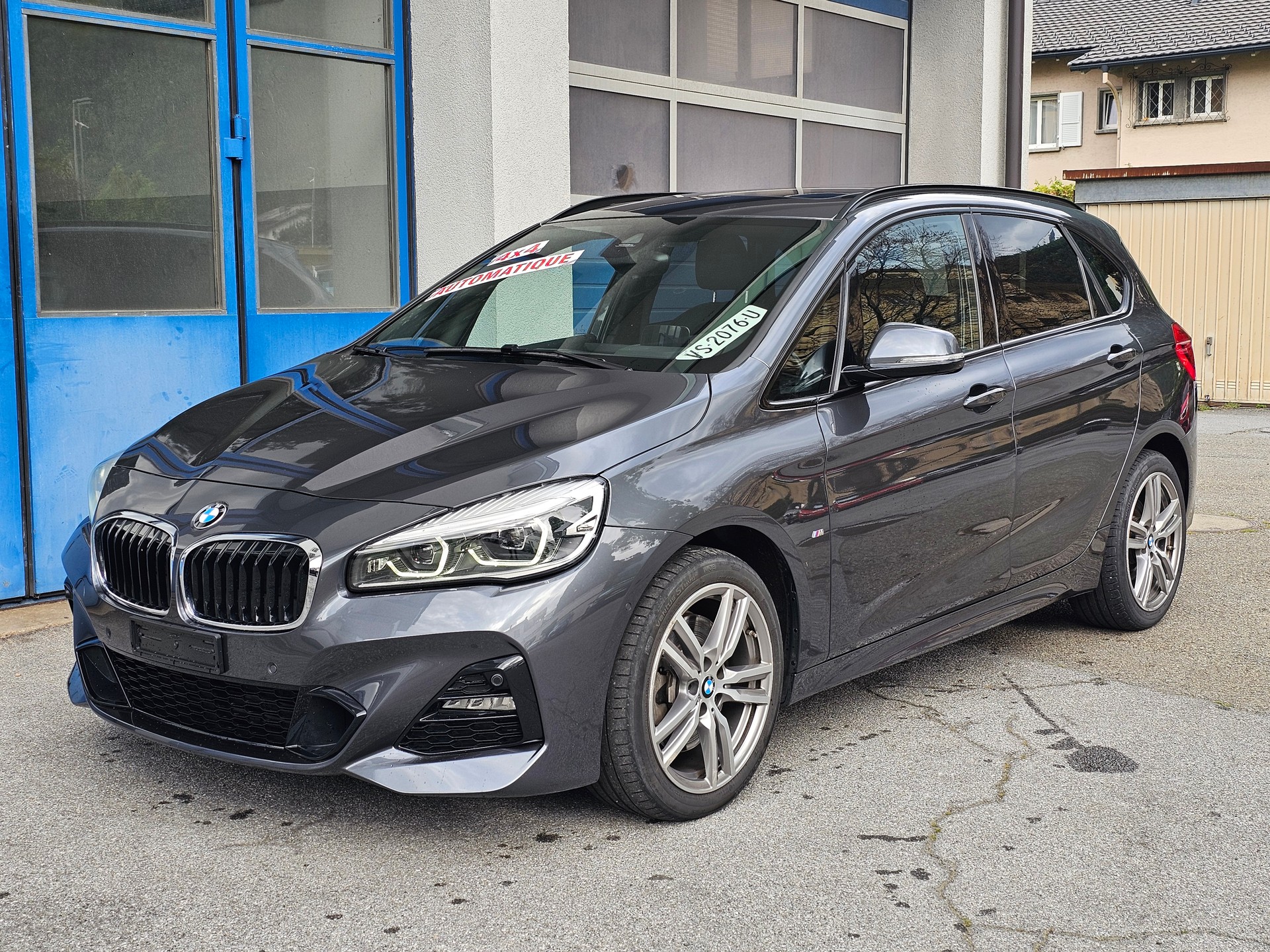 BMW 225i xDrive Active Tourer Steptronic M Sport-showroom-element-1