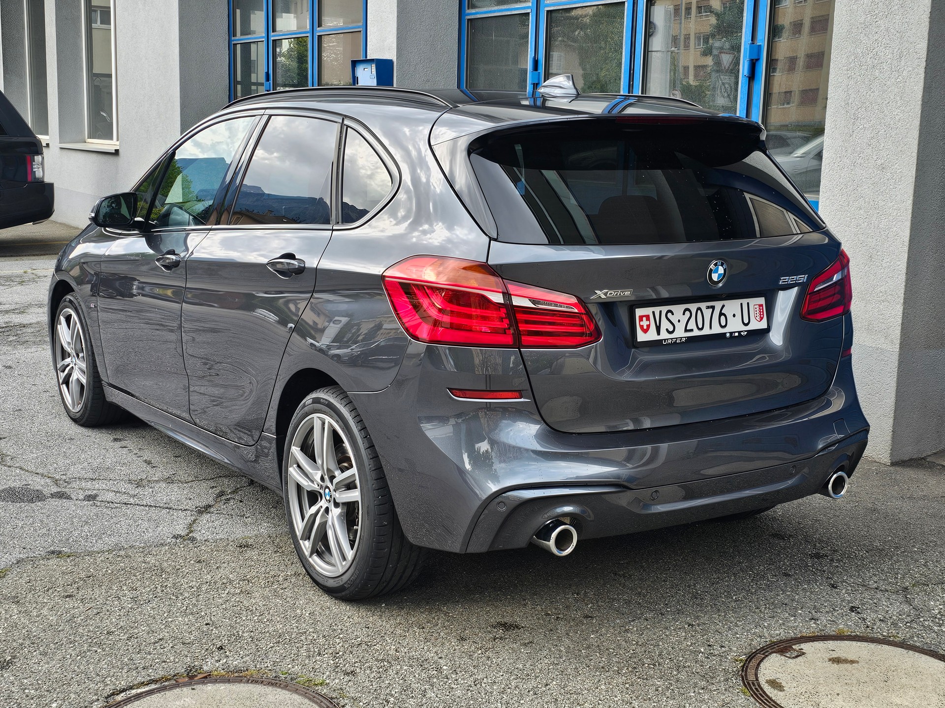 BMW 225i xDrive Active Tourer Steptronic M Sport-showroom-element-3