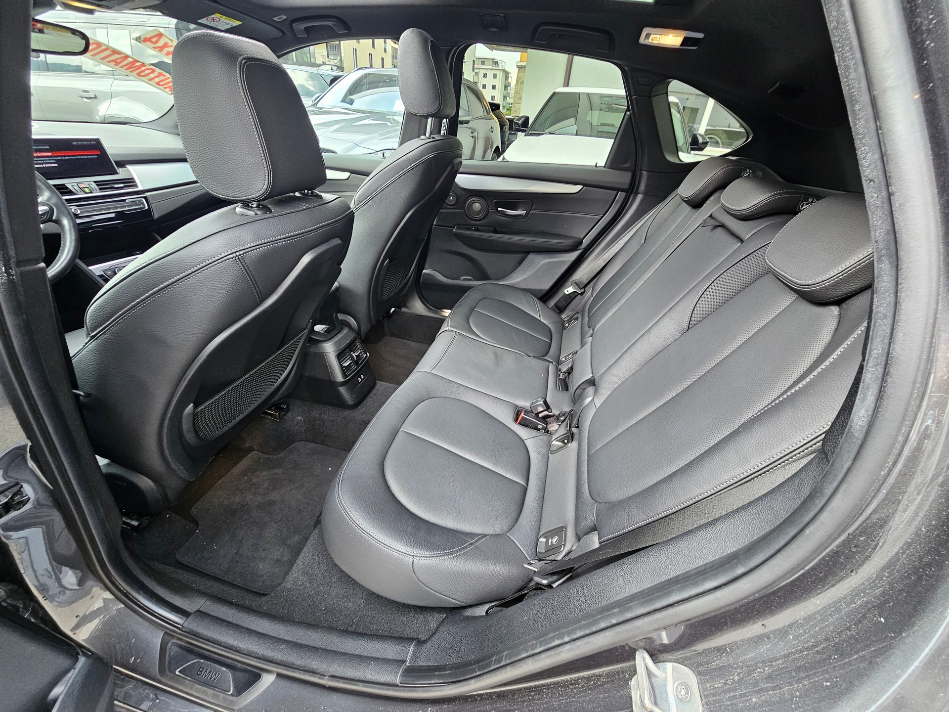 BMW 225i xDrive Active Tourer Steptronic M Sport-image-16