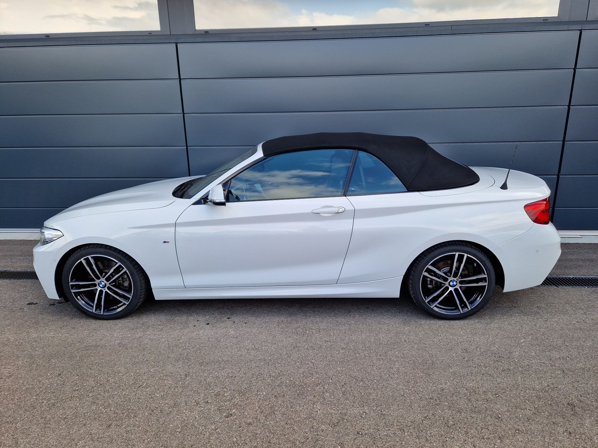 BMW 230i M Sport Steptronic-showroom-element-2
