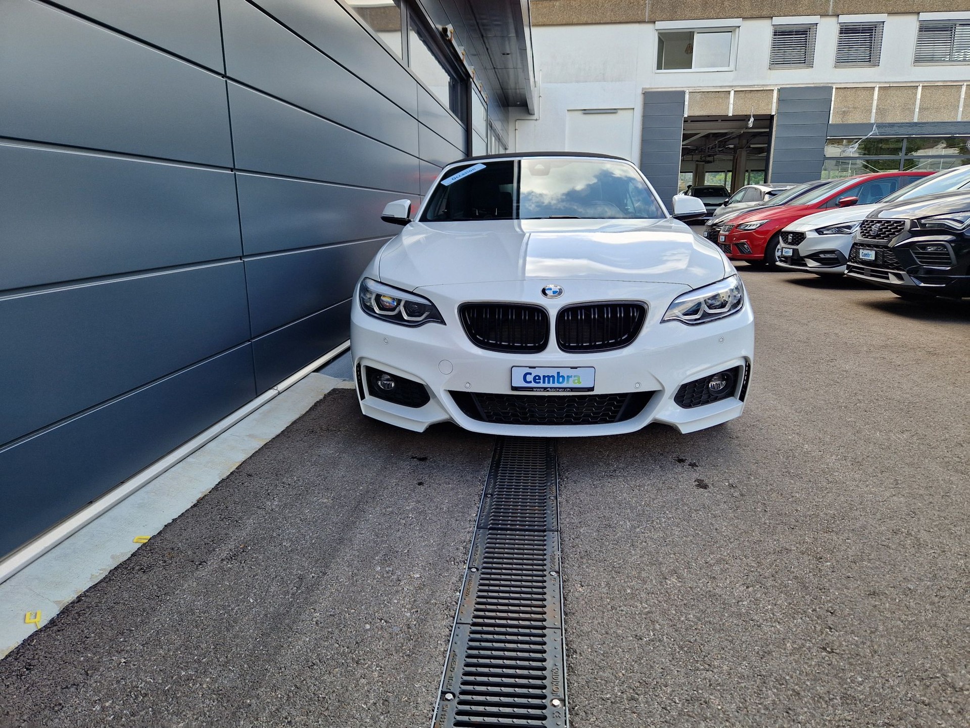 BMW 230i M Sport Steptronic-showroom-element-1