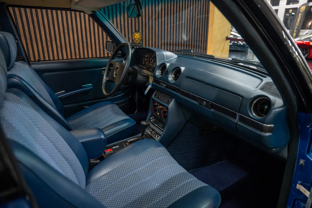 MERCEDES-BENZ 250-image-12