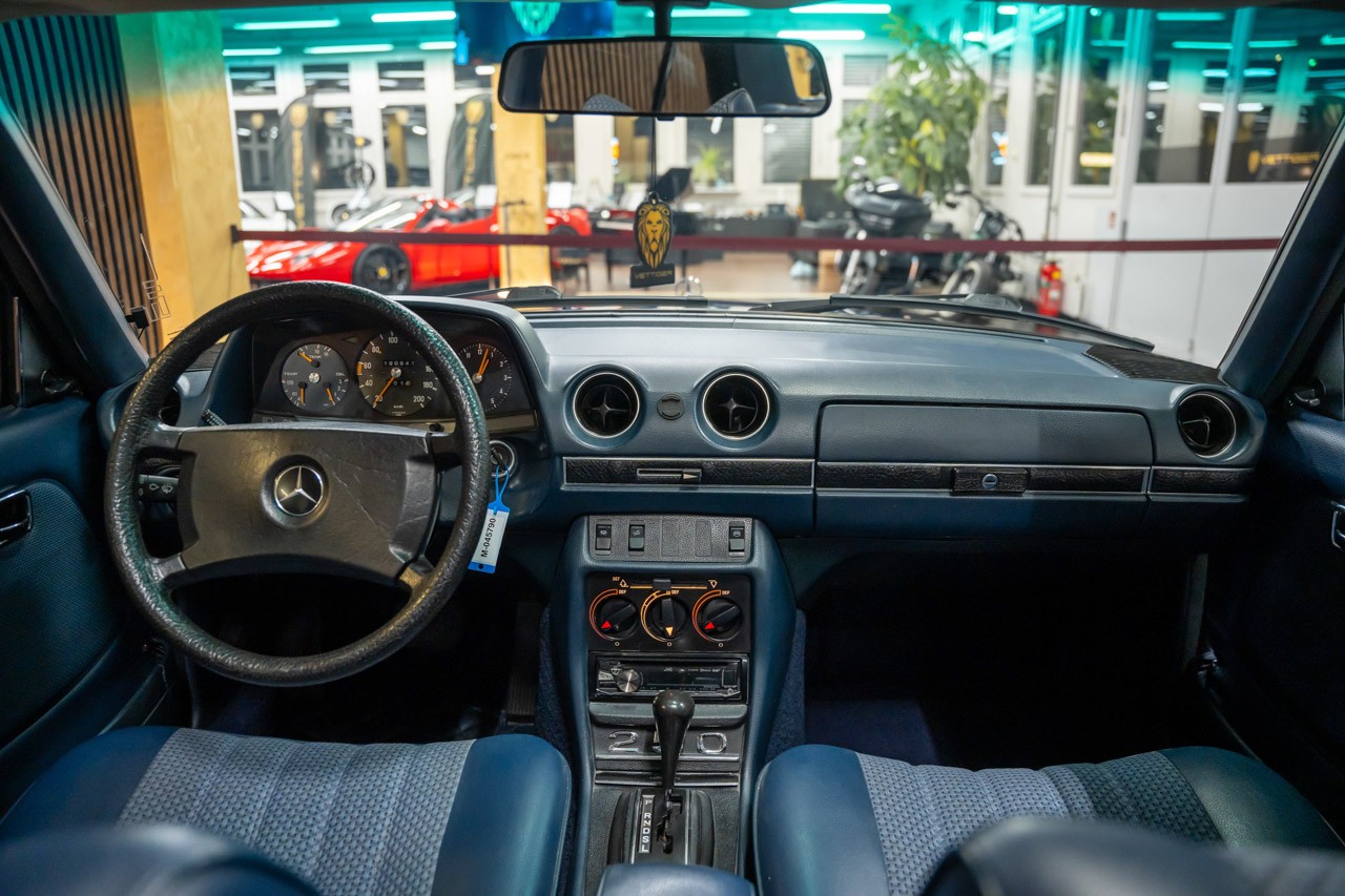 MERCEDES-BENZ 250-image-9