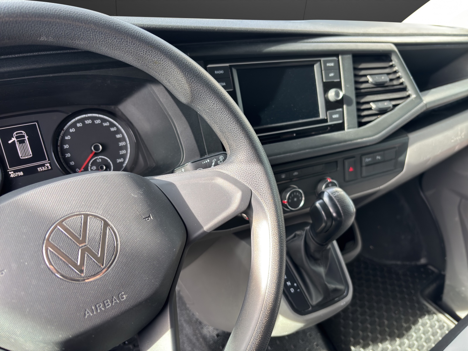 VW T6.1 2.0 TDI DSG-image-5