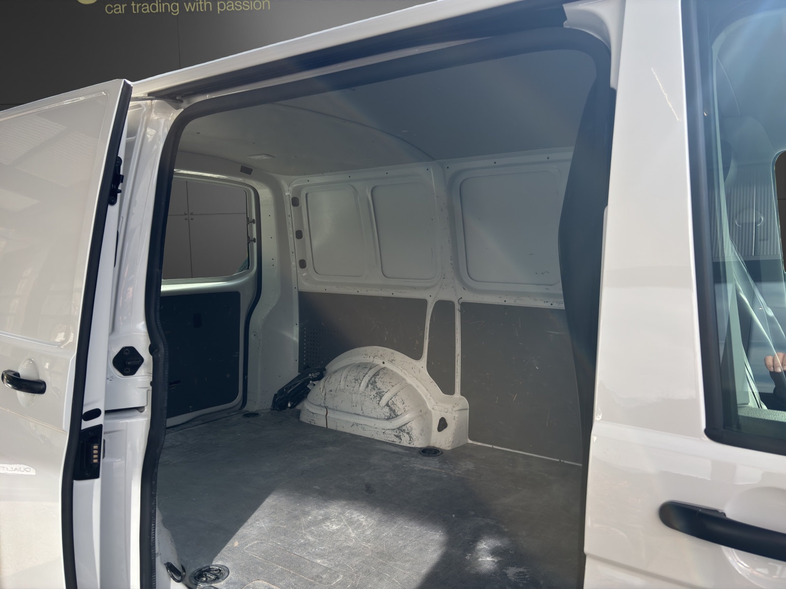 VW T6.1 2.0 TDI DSG-image-9