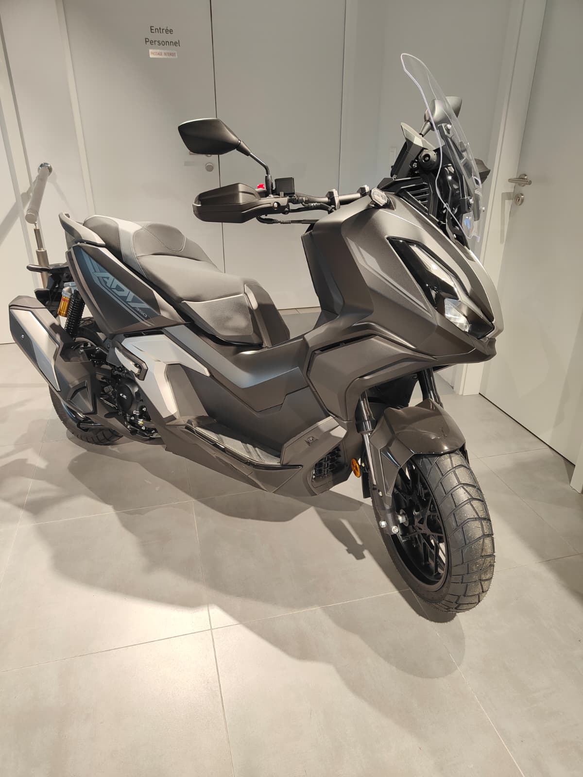 HONDA ADV 350-image-2