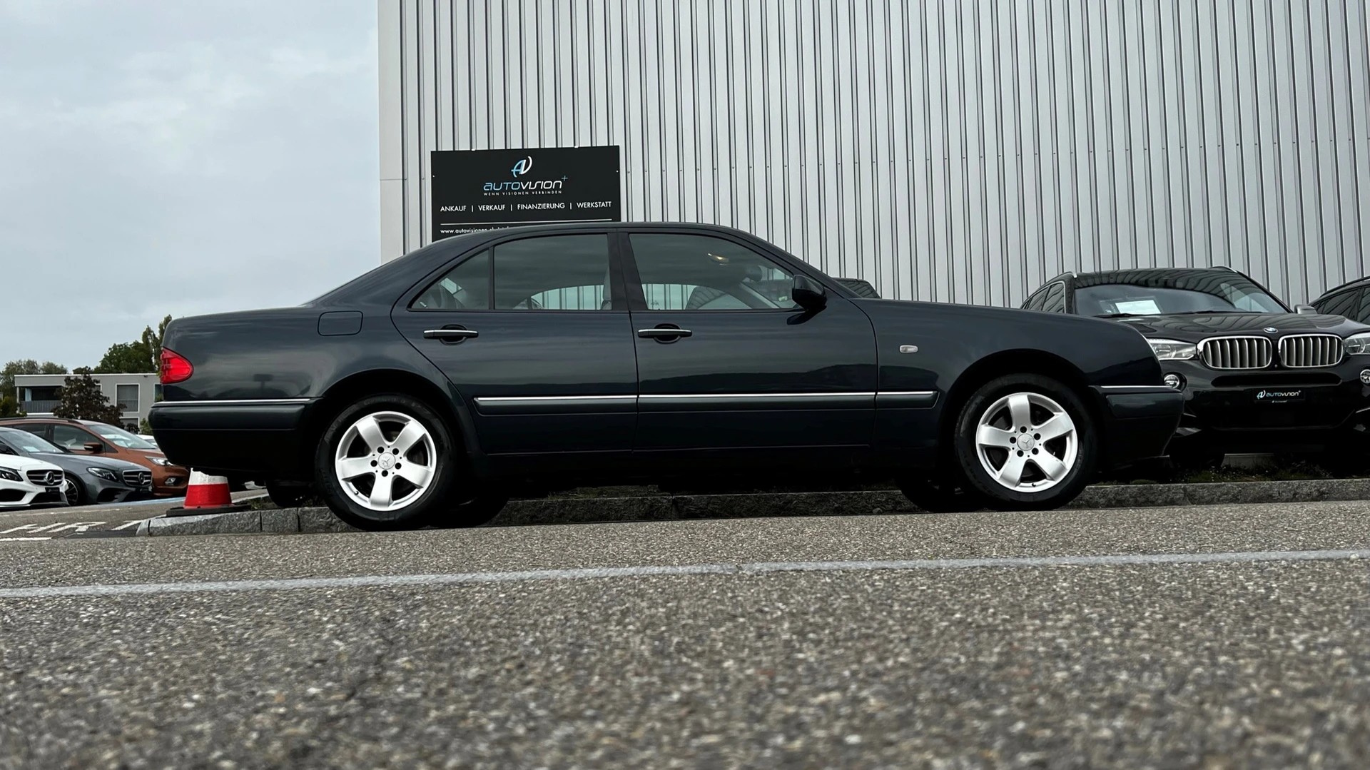 MERCEDES-BENZ E 280 ELÉGANCE 4-MATIC AUTOMATIC l 204 PS-showroom-element-2