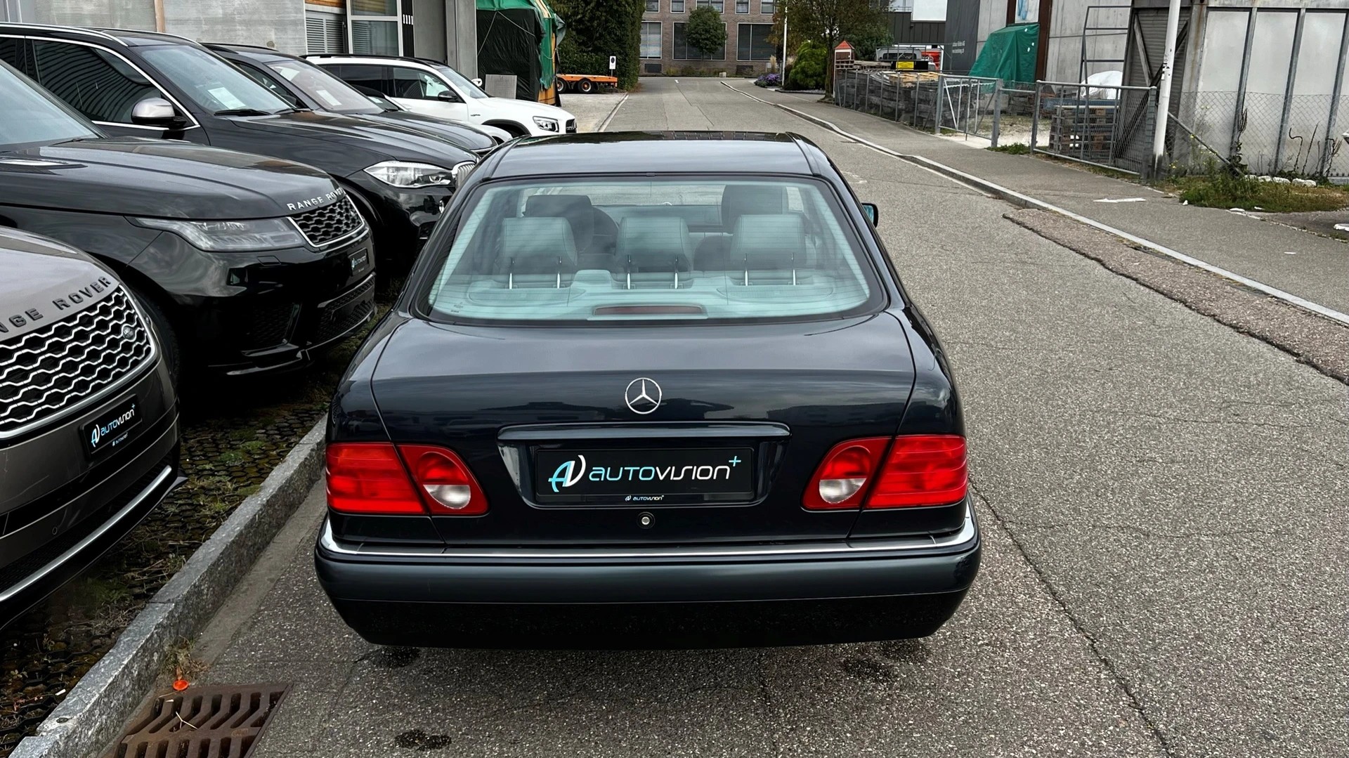 MERCEDES-BENZ E 280 ELÉGANCE 4-MATIC AUTOMATIC l 204 PS-image-17