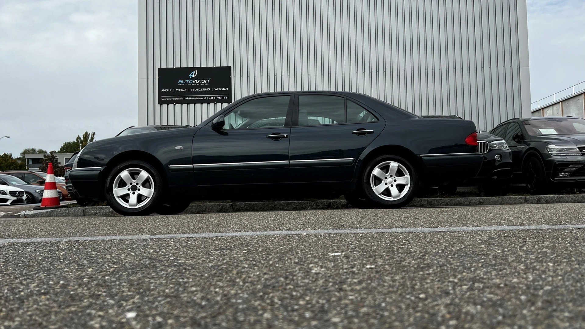 MERCEDES-BENZ E 280 ELÉGANCE 4-MATIC AUTOMATIC l 204 PS-showroom-element-1