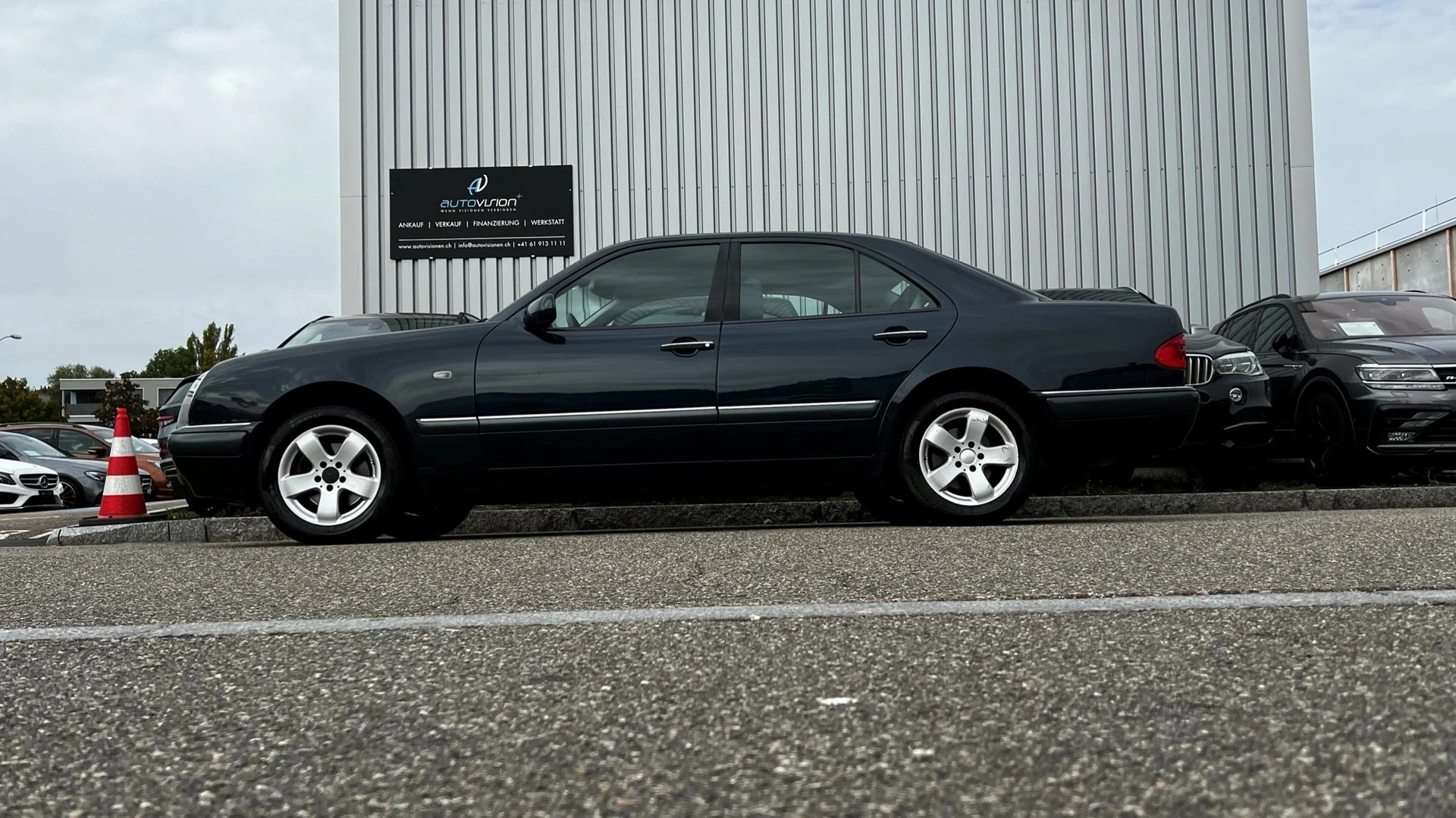 MERCEDES-BENZ E 280 ELÉGANCE 4-MATIC AUTOMATIC l 204 PS-showroom-element-3
