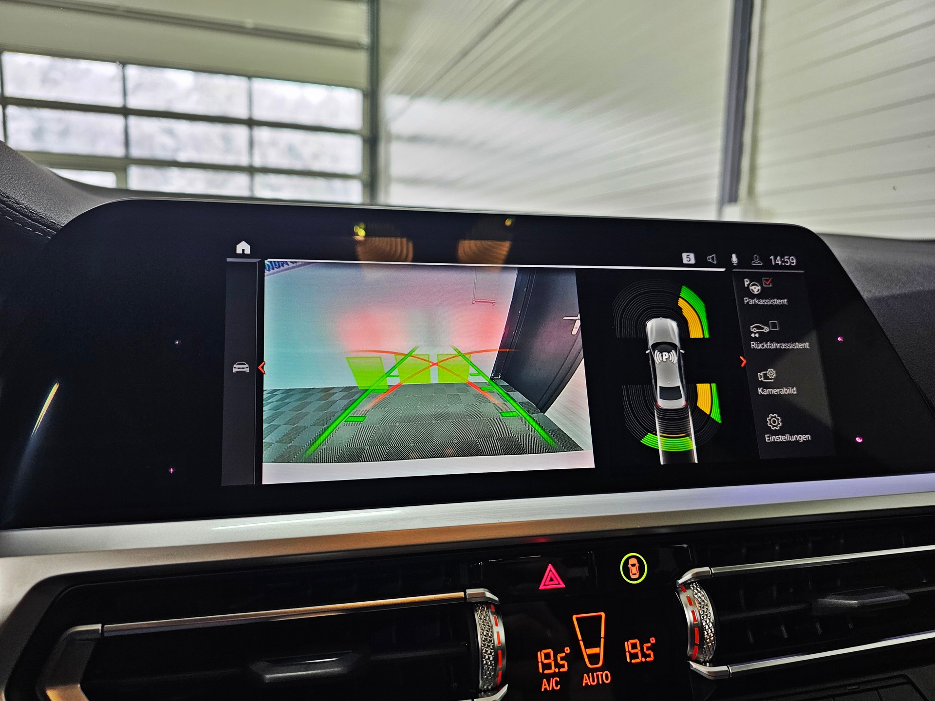 BMW M340i xDrive Steptronic-image-24