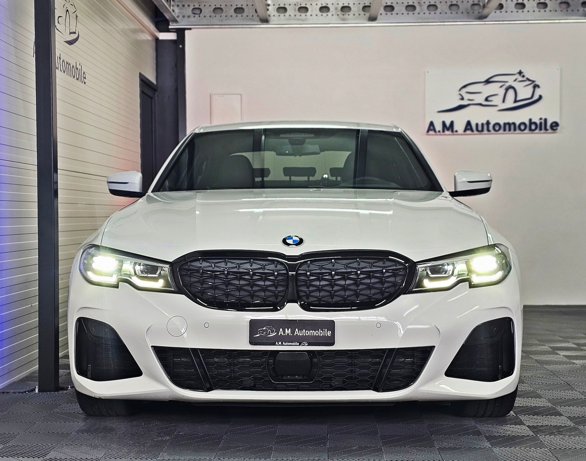 BMW M340i xDrive Steptronic-showroom-element-1