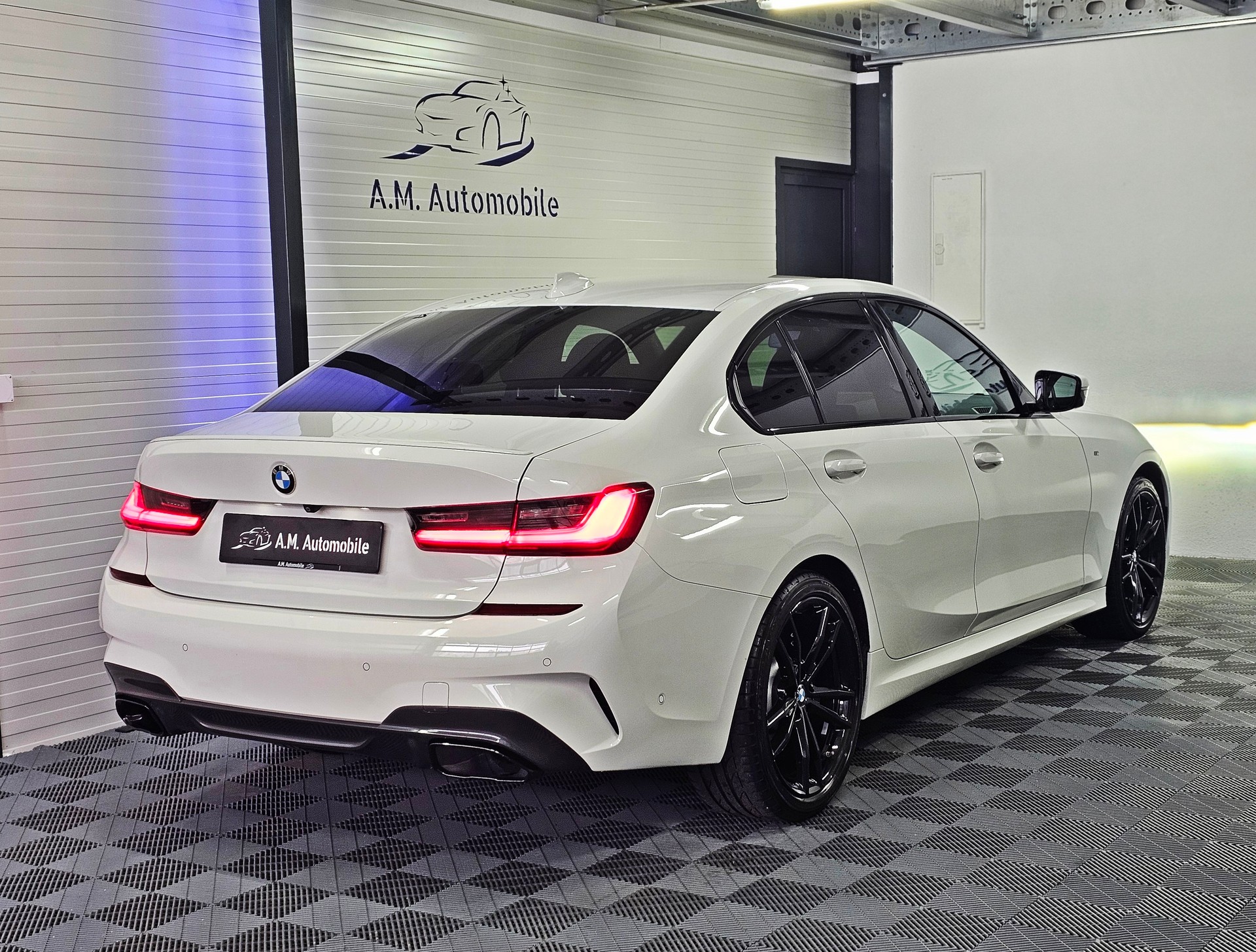 BMW M340i xDrive Steptronic-image-5