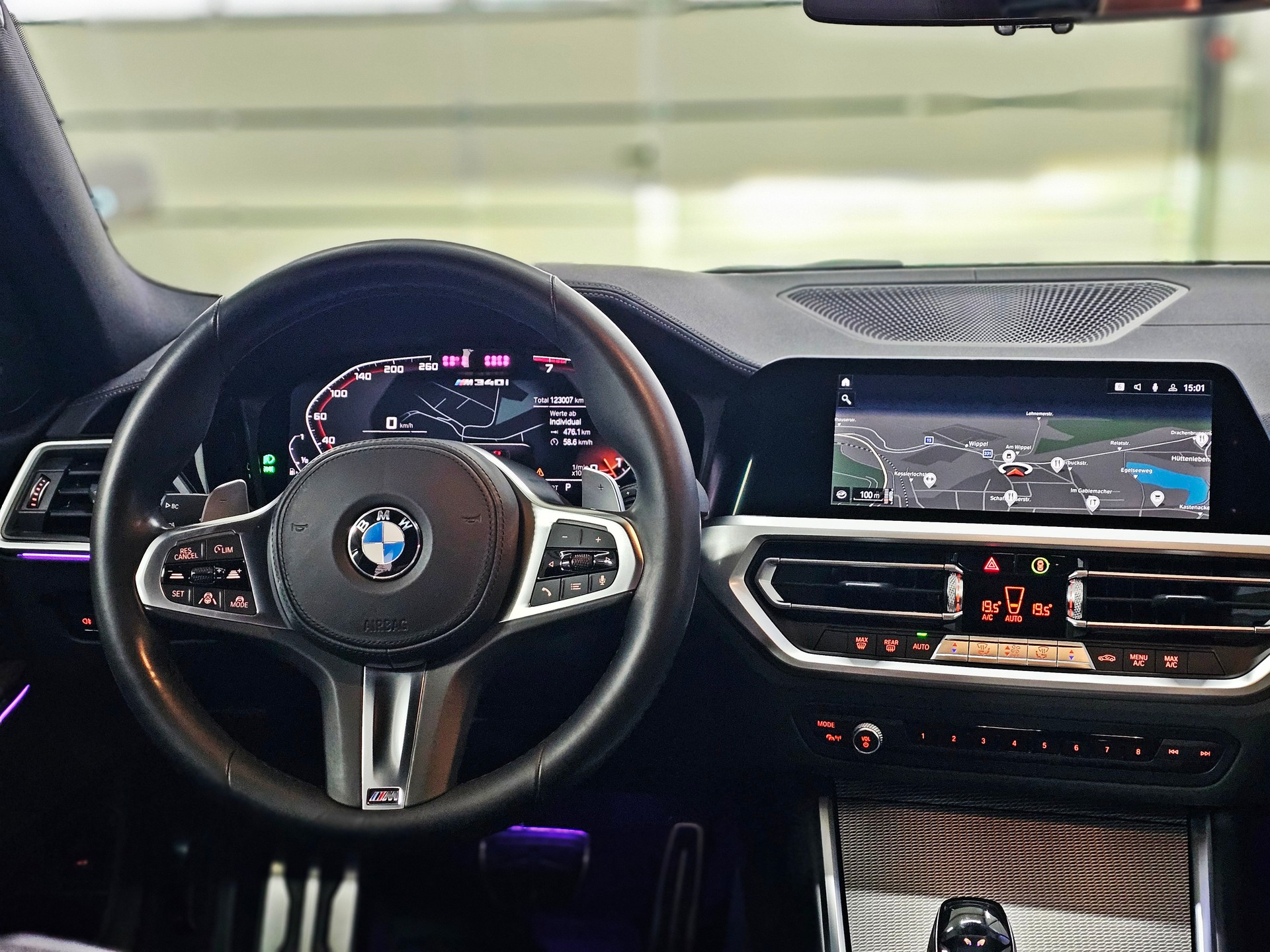 BMW M340i xDrive Steptronic-image-13