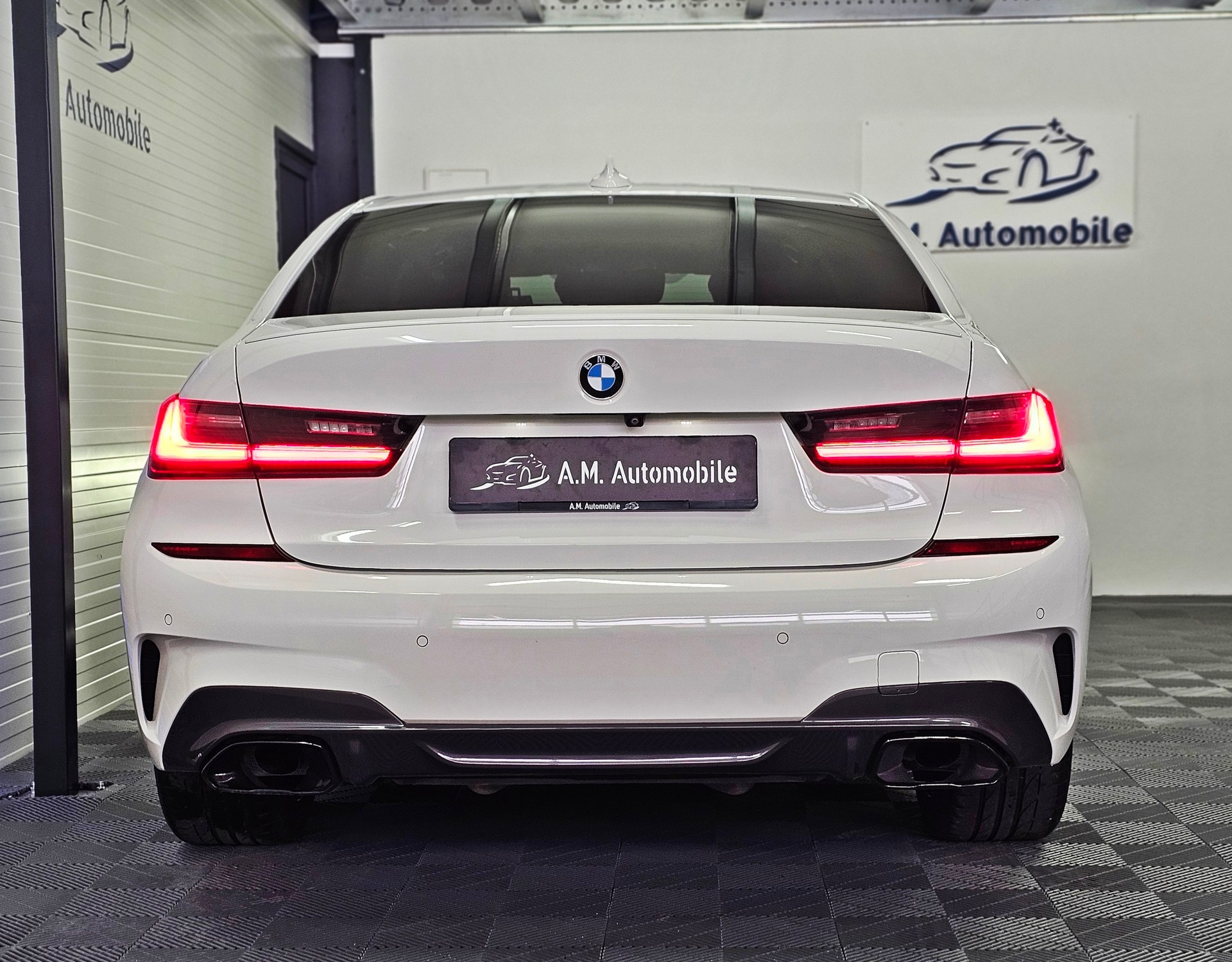 BMW M340i xDrive Steptronic-image-6