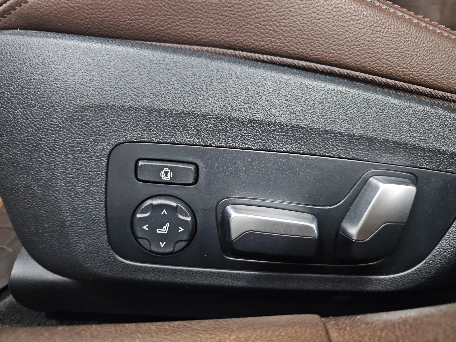 BMW M340i xDrive Steptronic-image-18