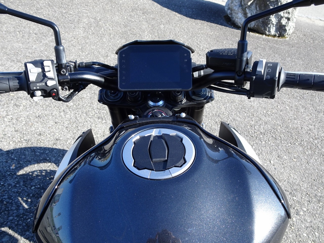 KAWASAKI Z 900-image-5