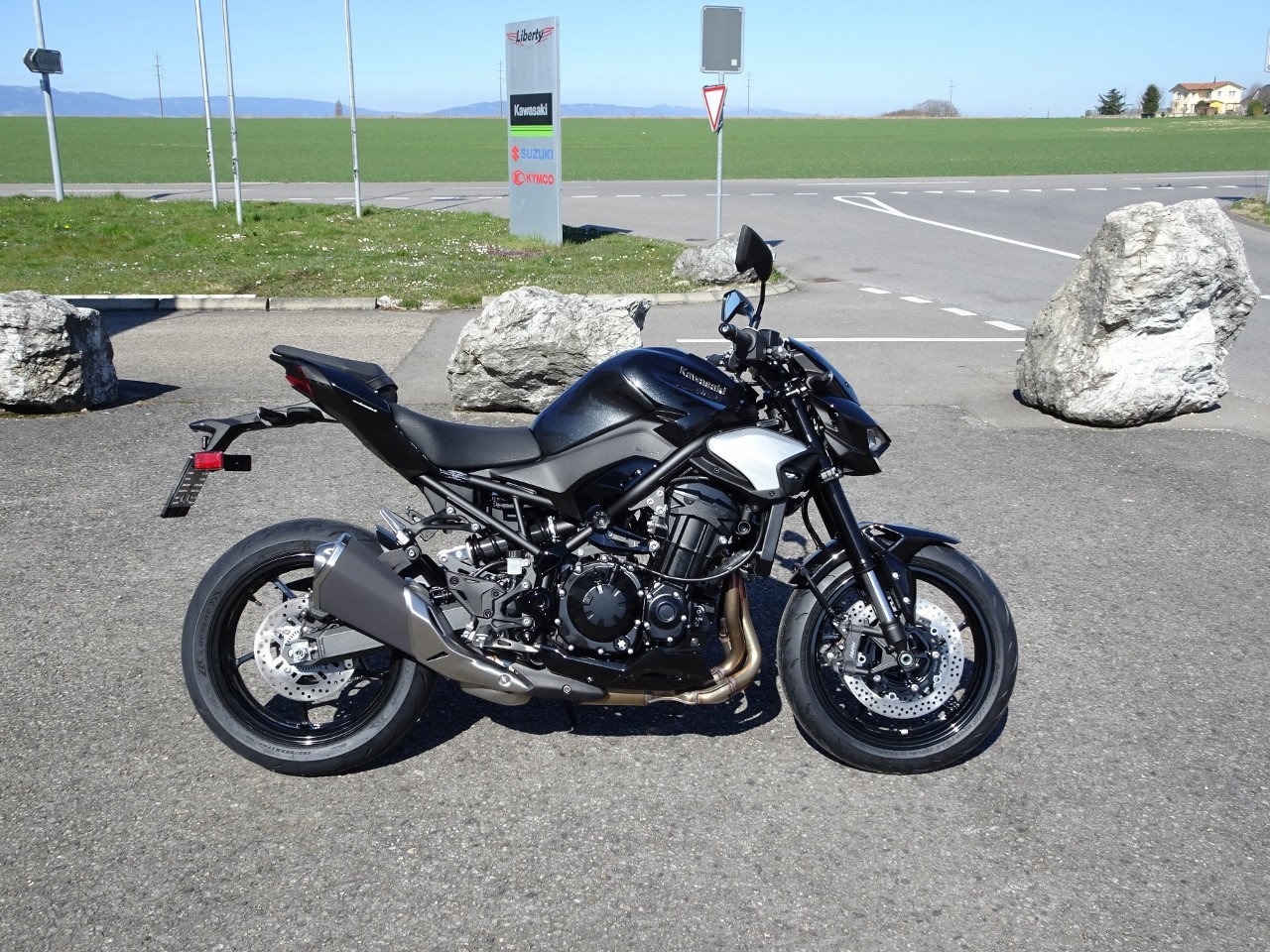 KAWASAKI Z 900-image-0