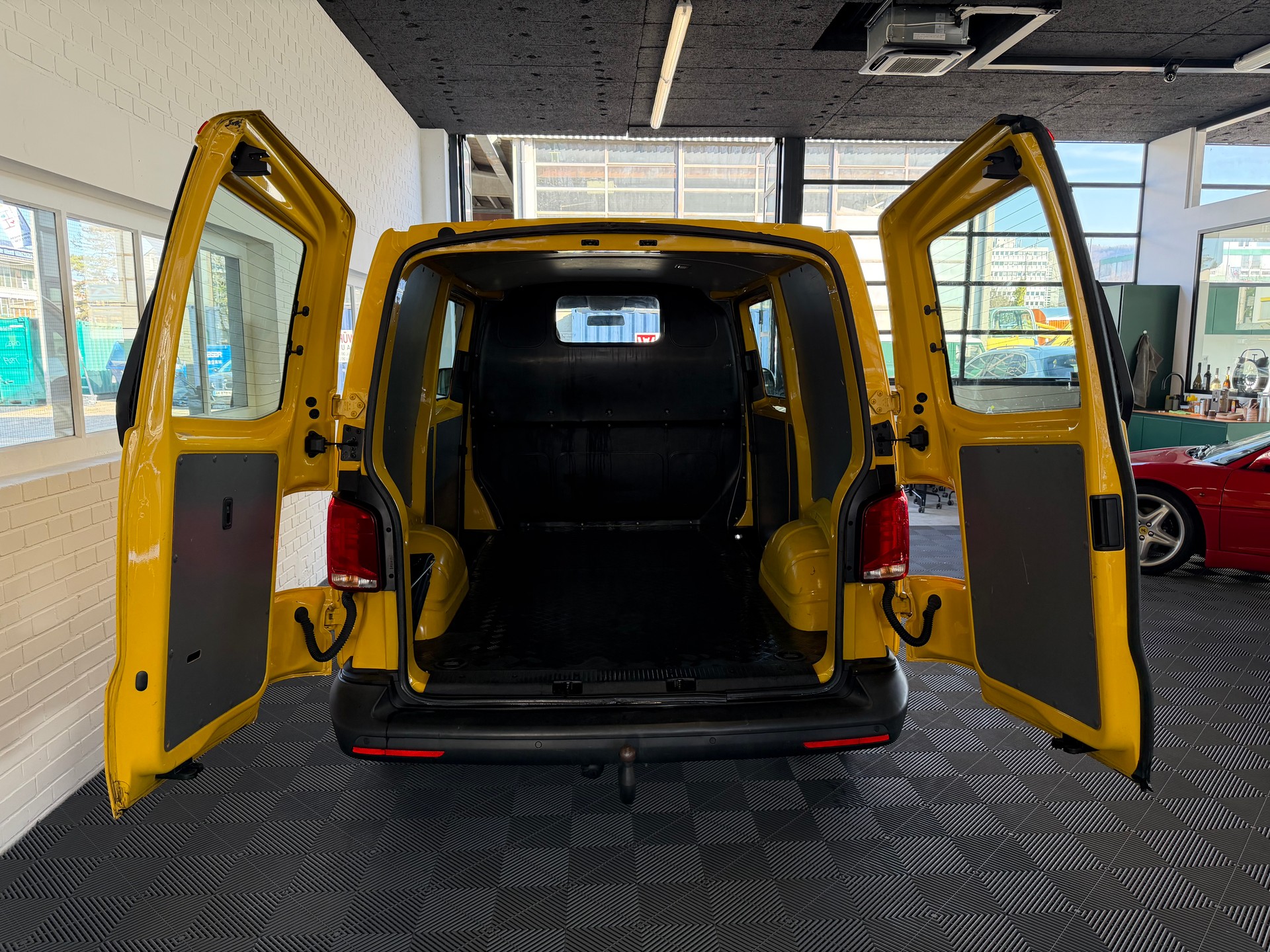 VW T6.1 2.0 TDI 150 PS 4Motion 4x4 DSG (AHK 2500 KG )-image-5