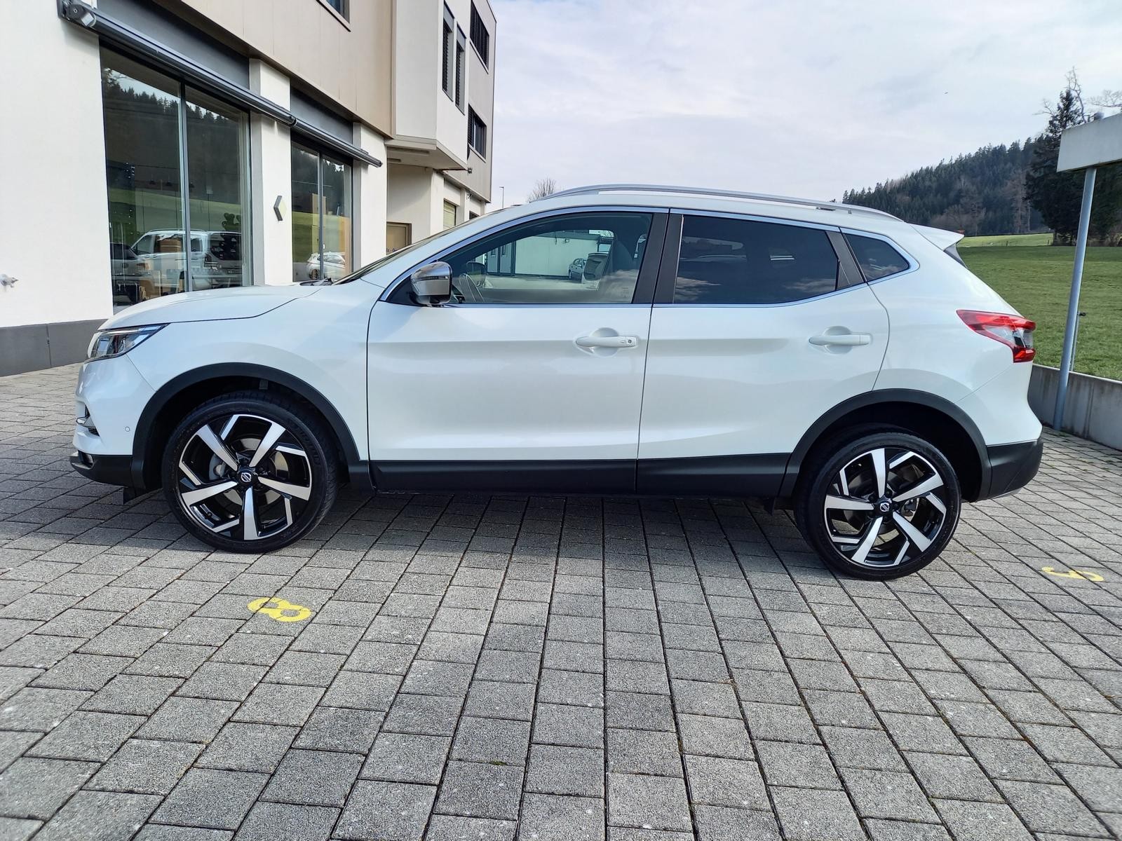 NISSAN Qashqai 1.7 dCi tekna+ Xtronic ALL-MODE 4x4-showroom-element-2