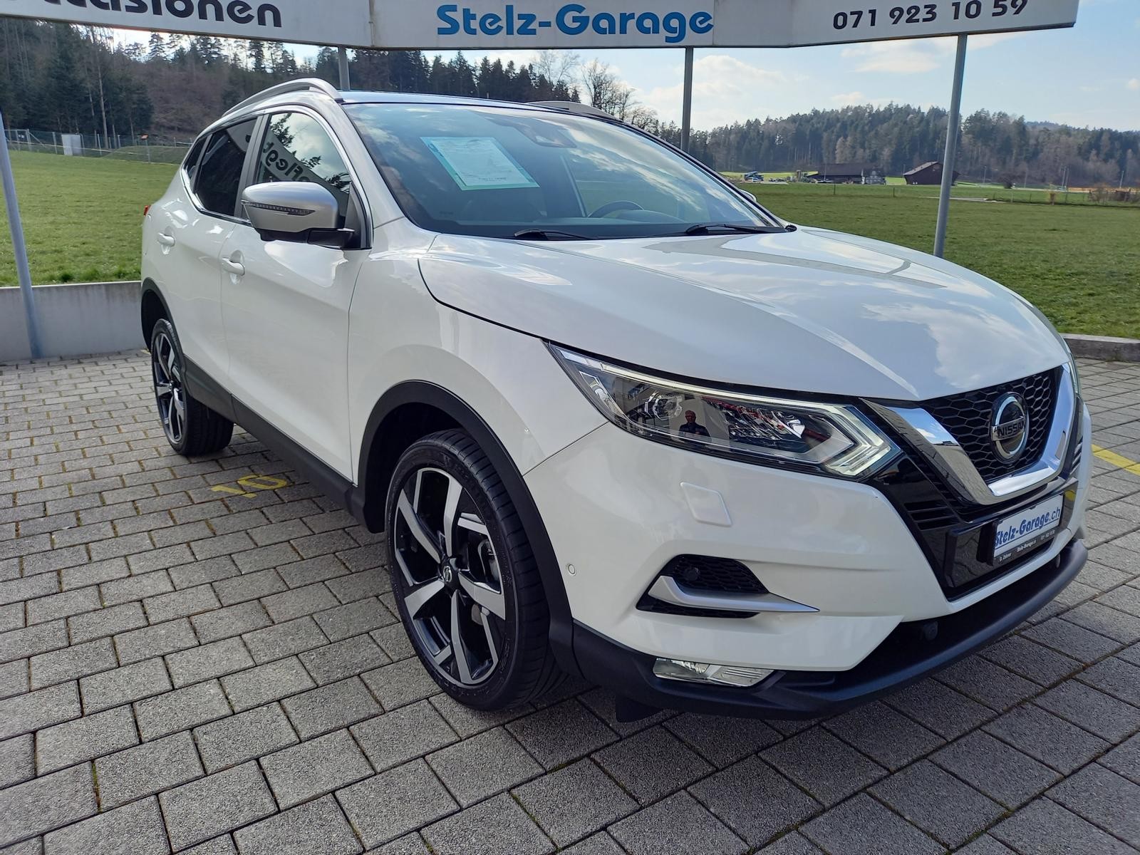 NISSAN Qashqai 1.7 dCi tekna+ Xtronic ALL-MODE 4x4-showroom-element-3