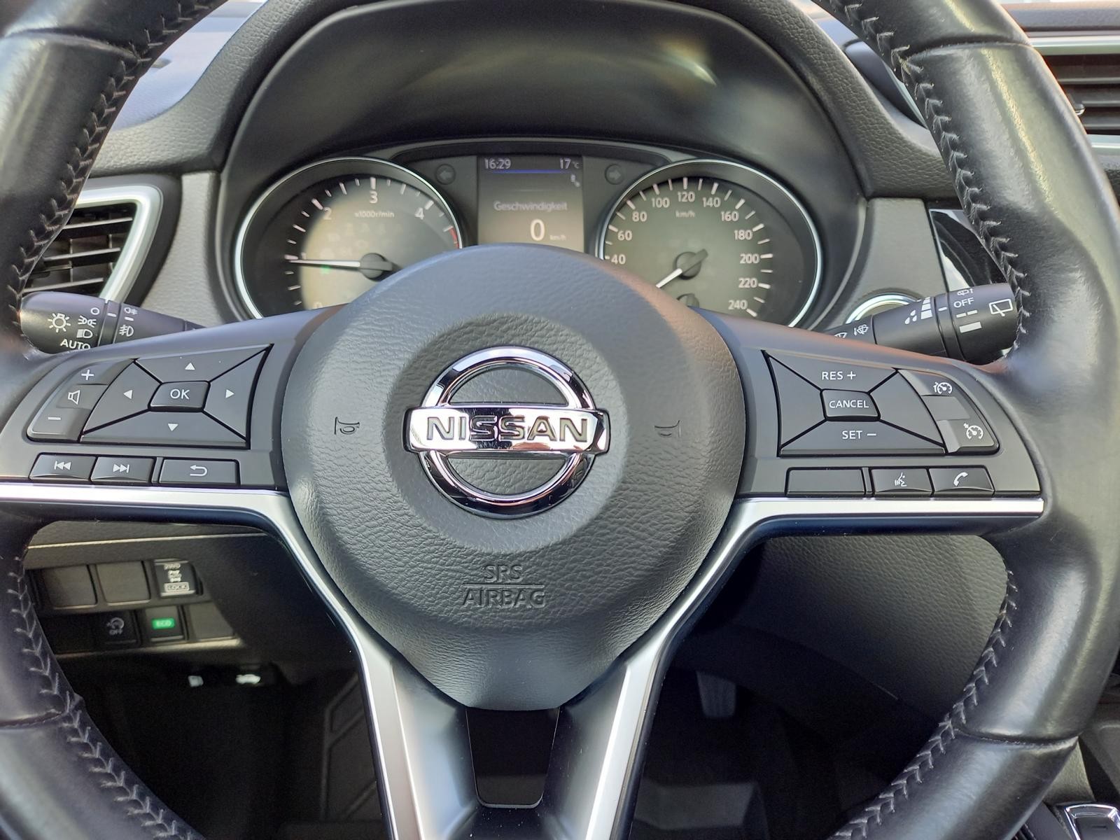 NISSAN Qashqai 1.7 dCi tekna+ Xtronic ALL-MODE 4x4-image-5