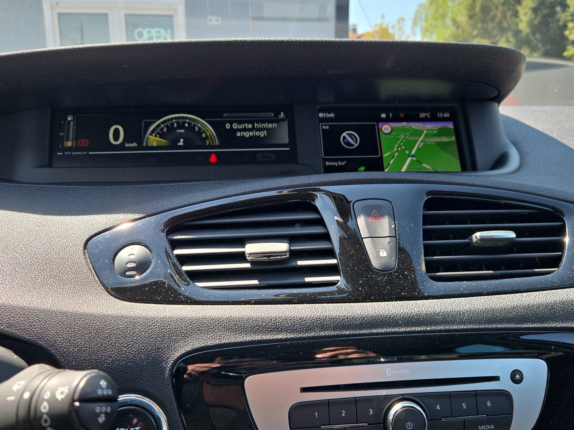 RENAULT Scénic 1.2 16V Turbo Expression-image-17