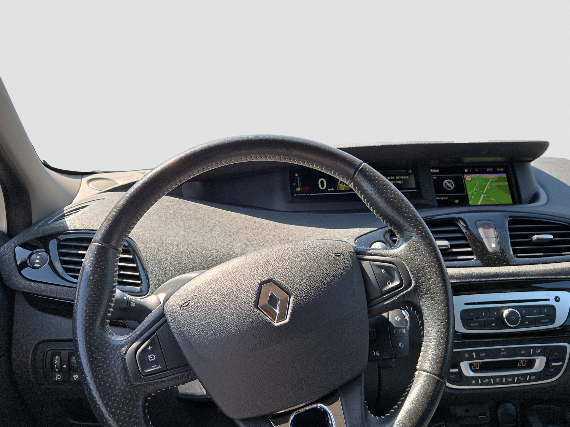 RENAULT Scénic 1.2 16V Turbo Expression-image-16