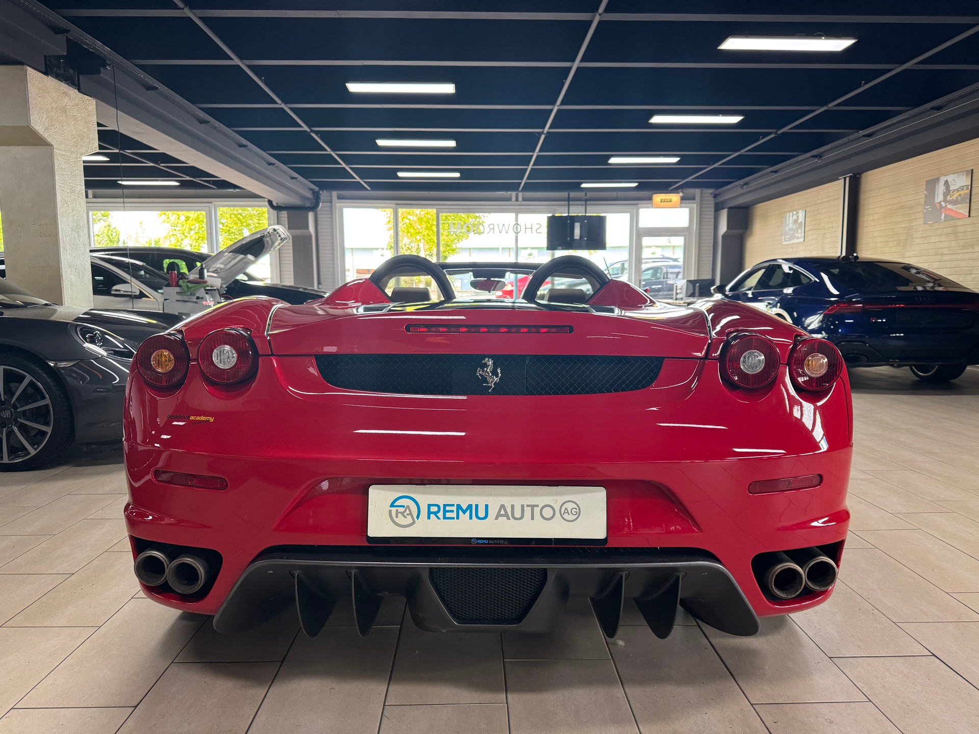 FERRARI F430 Spider-showroom-element-2