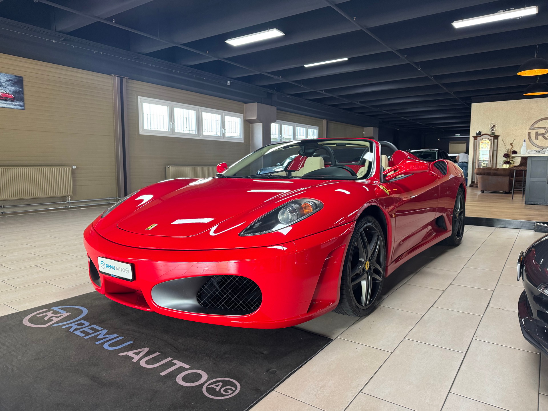FERRARI F430 Spider-showroom-element-3