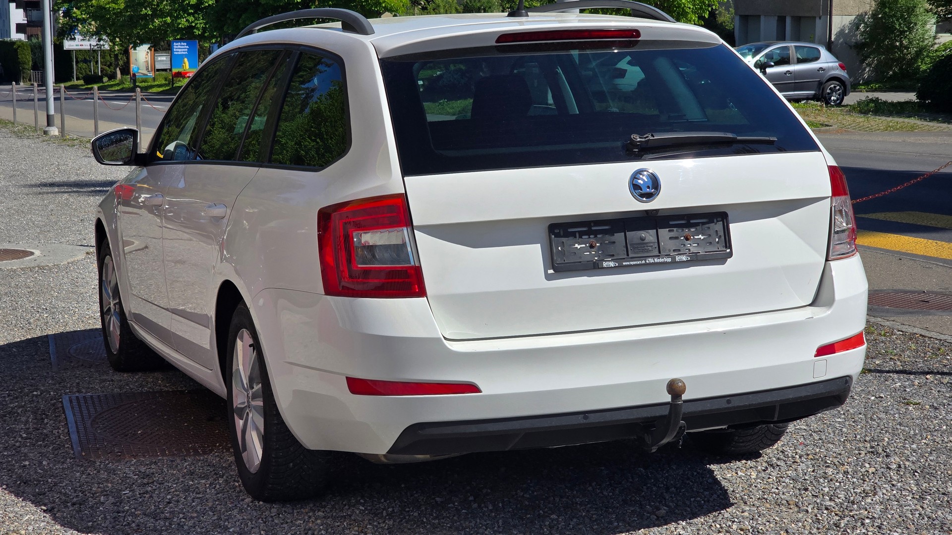 SKODA Octavia Combi 2.0 TDI Ambition 4x4 DSG-image-4