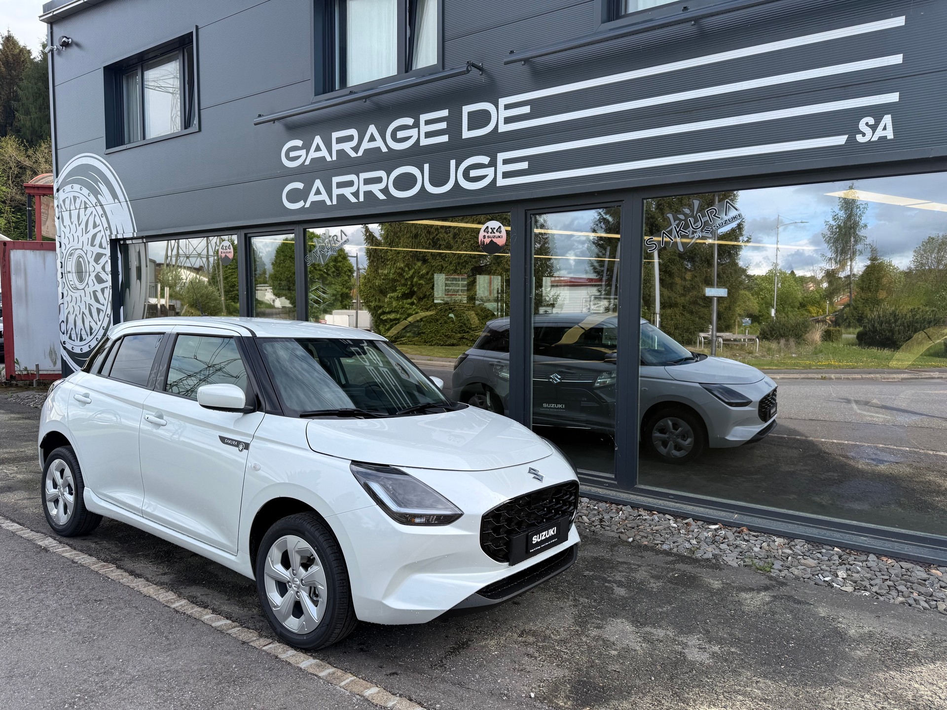 SUZUKI Swift 1.2 Sakura Hybrid 4x4