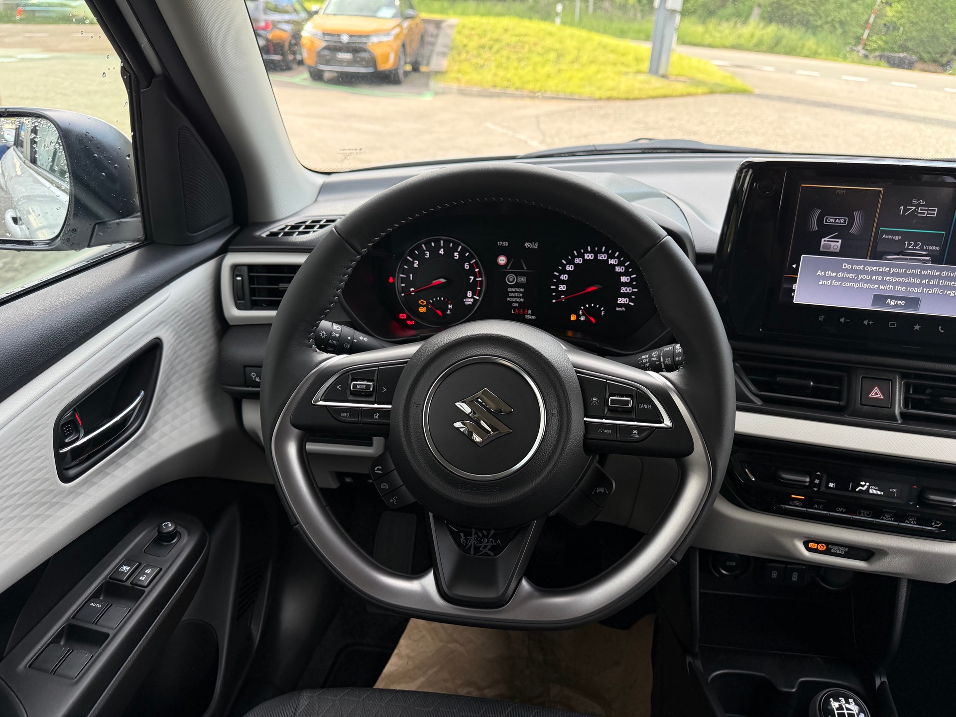 SUZUKI Swift 1.2 Sakura Hybrid 4x4-image-11