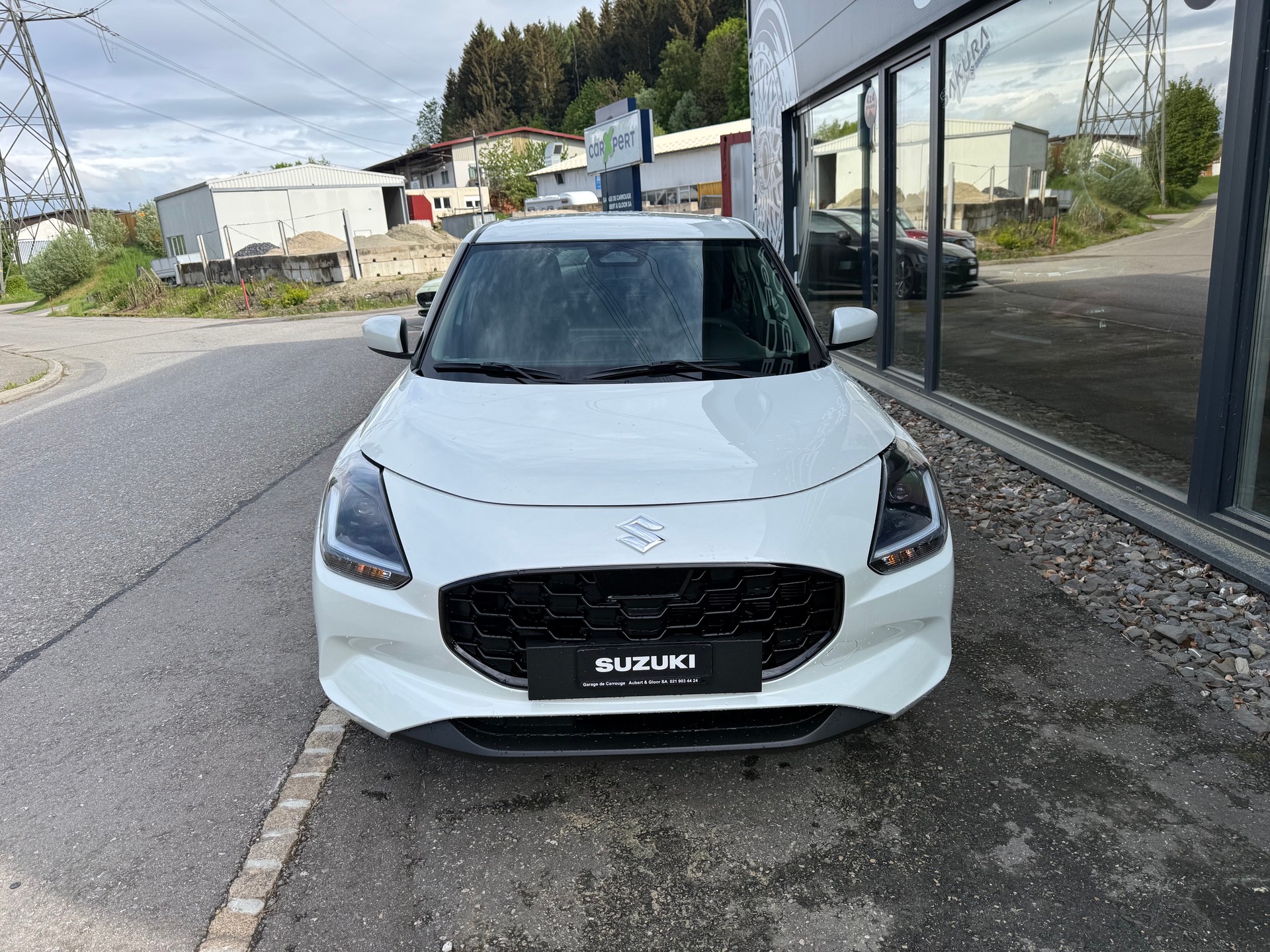 SUZUKI Swift 1.2 Sakura Hybrid 4x4-image-1