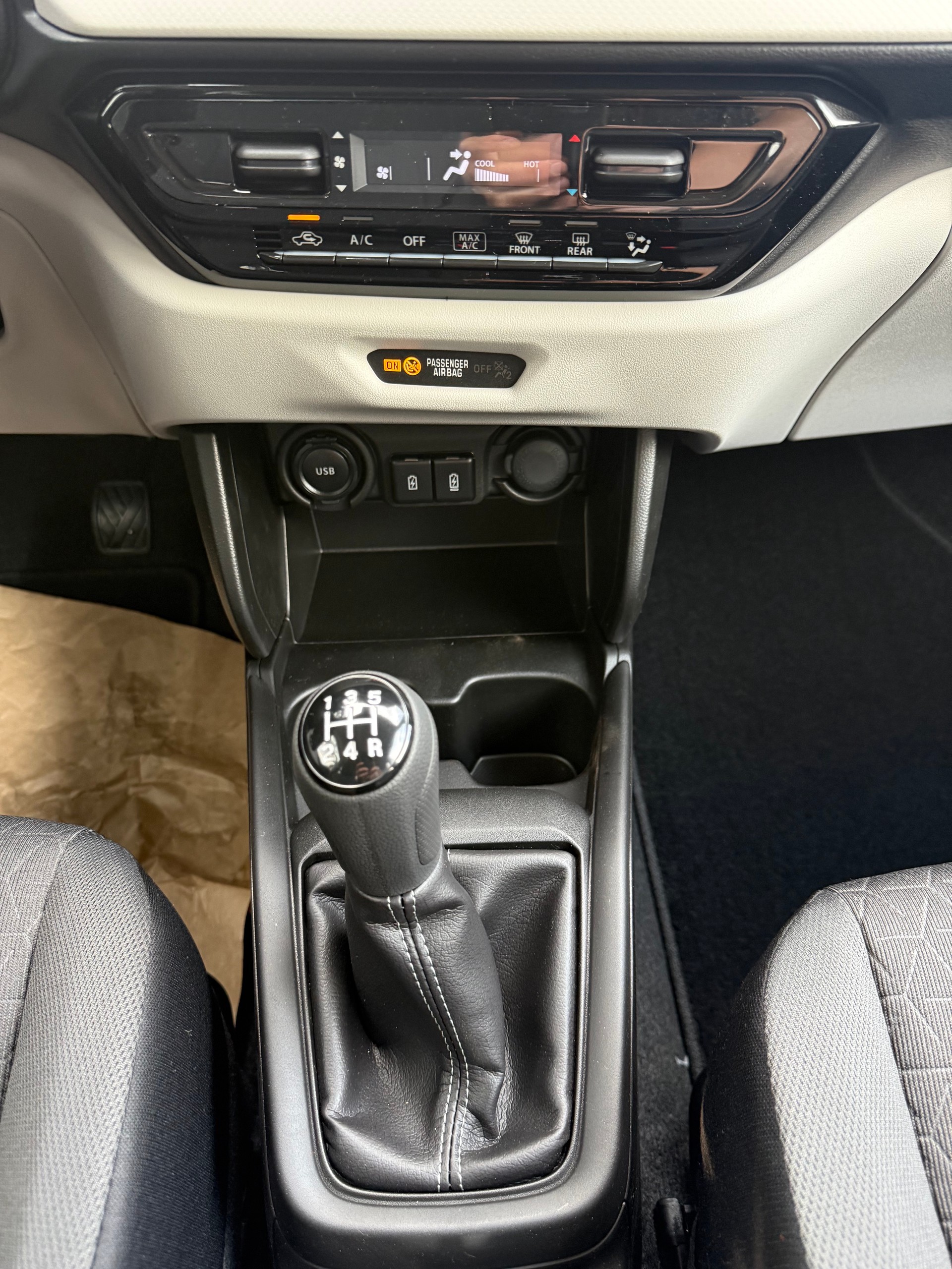 SUZUKI Swift 1.2 Sakura Hybrid 4x4-image-13
