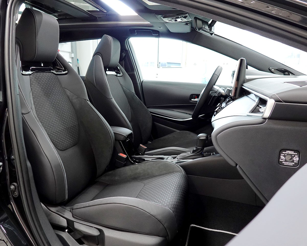 TOYOTA Corolla Touring Sports 2.0 HSD Premium e-CVT, Panorama-showroom-element-3