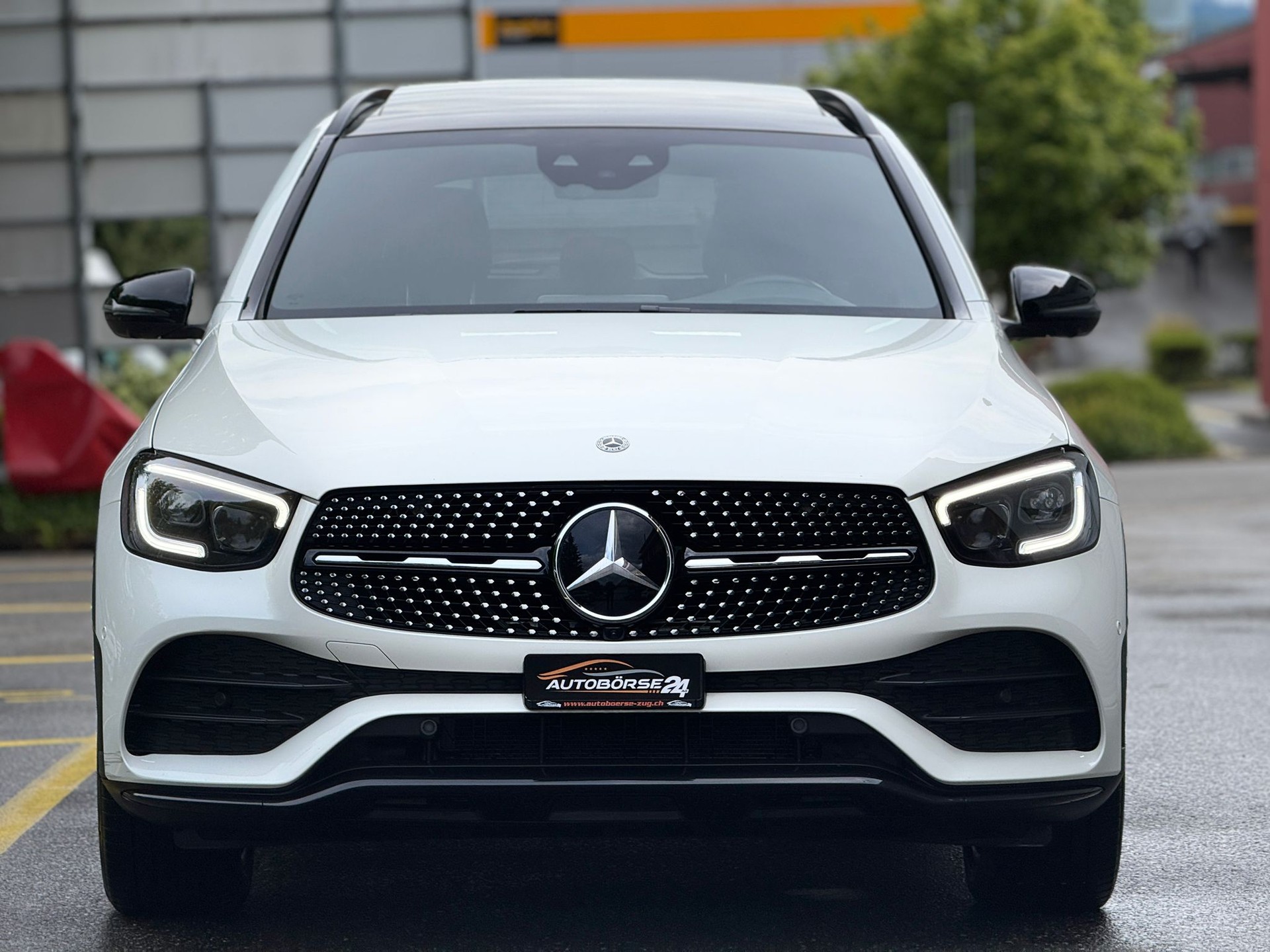 MERCEDES-BENZ GLC 300 AMG Line 4m-showroom-element-2