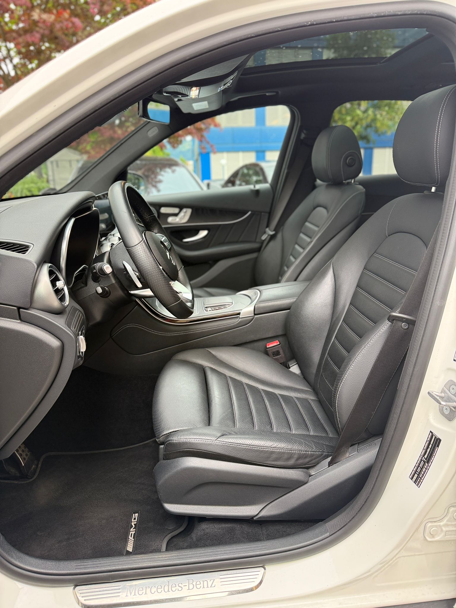 MERCEDES-BENZ GLC 300 AMG Line 4m-image-9