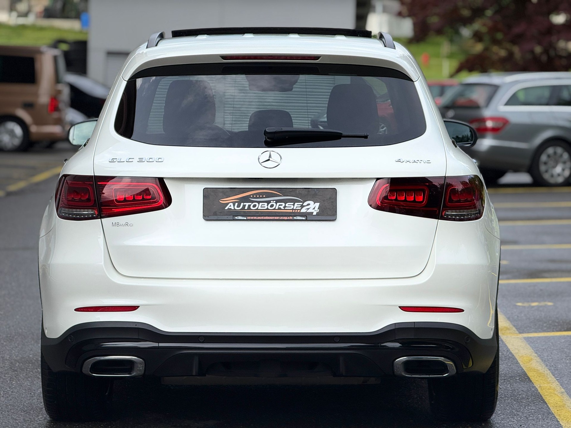 MERCEDES-BENZ GLC 300 AMG Line 4m-image-5