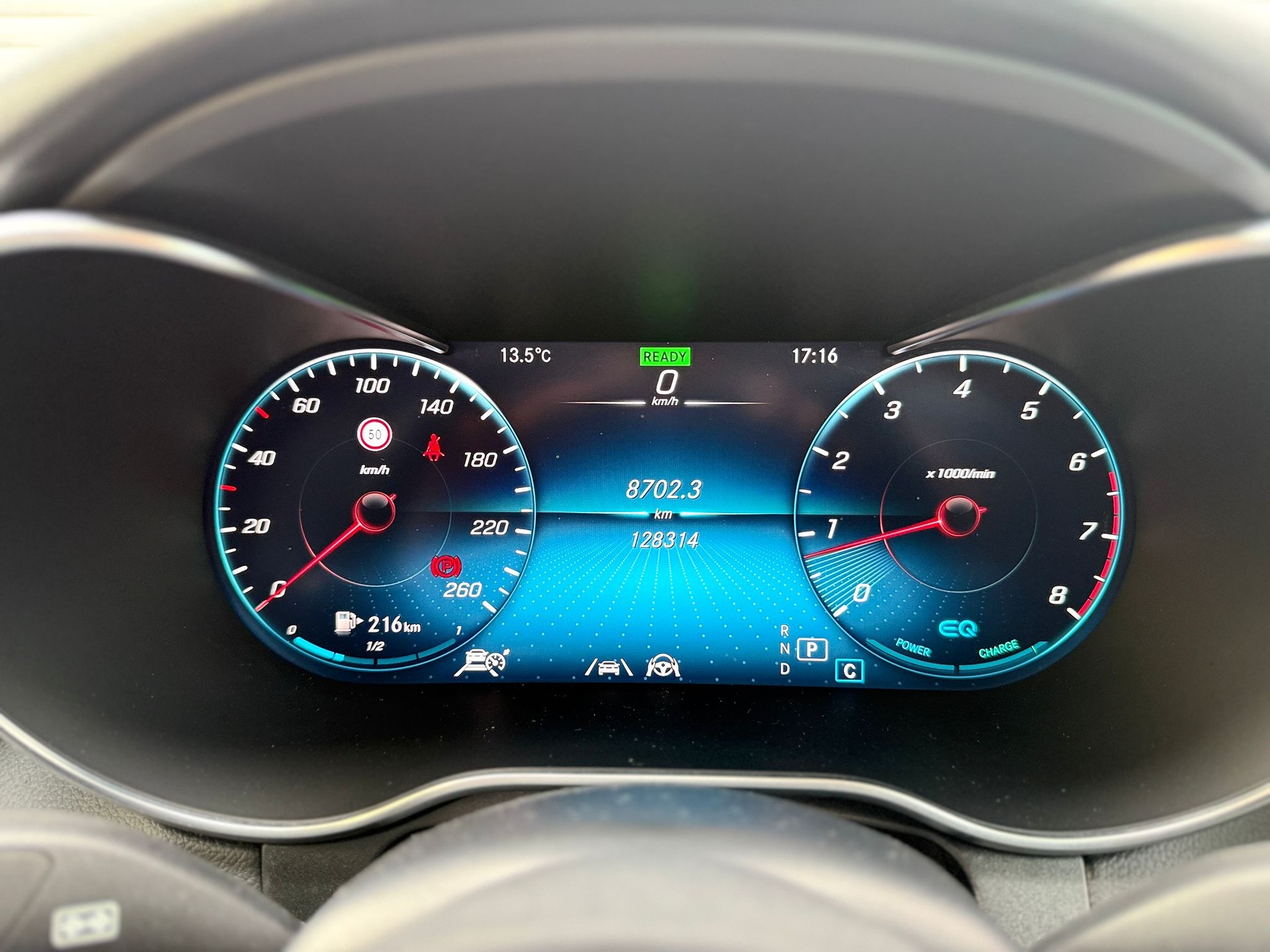 MERCEDES-BENZ GLC 300 AMG Line 4m-image-12