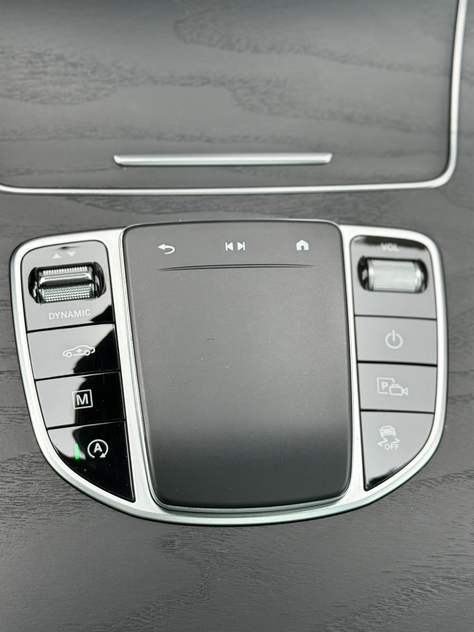 MERCEDES-BENZ GLC 300 AMG Line 4m-image-22