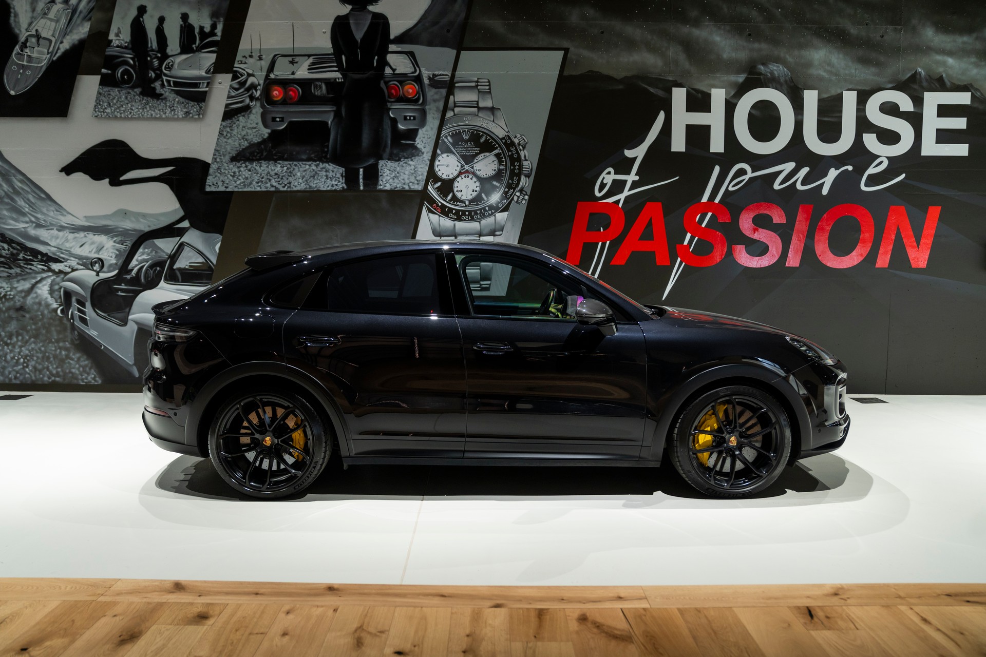PORSCHE Cayenne Turbo GT-showroom-element-2