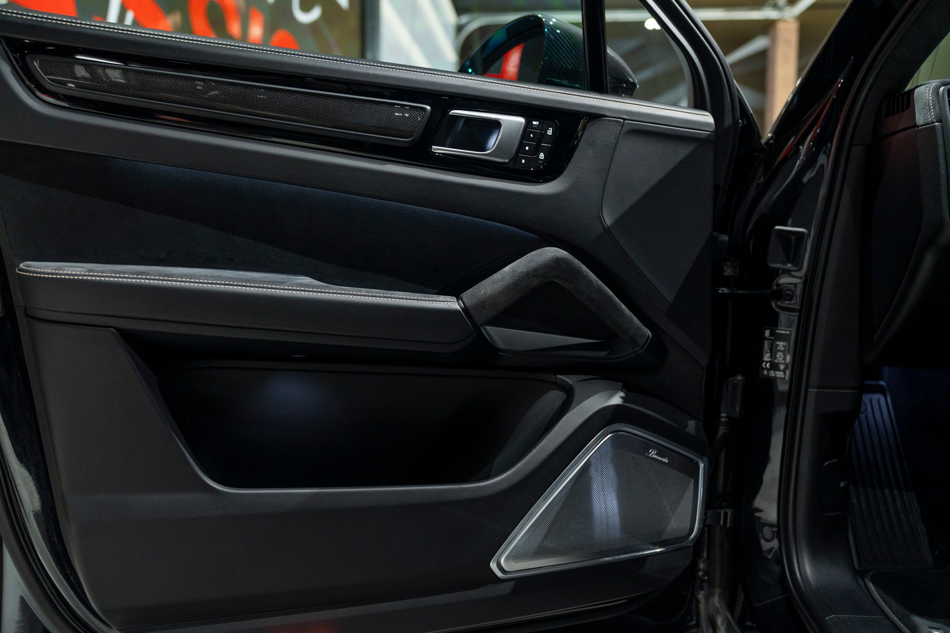 PORSCHE Cayenne Turbo GT-image-12