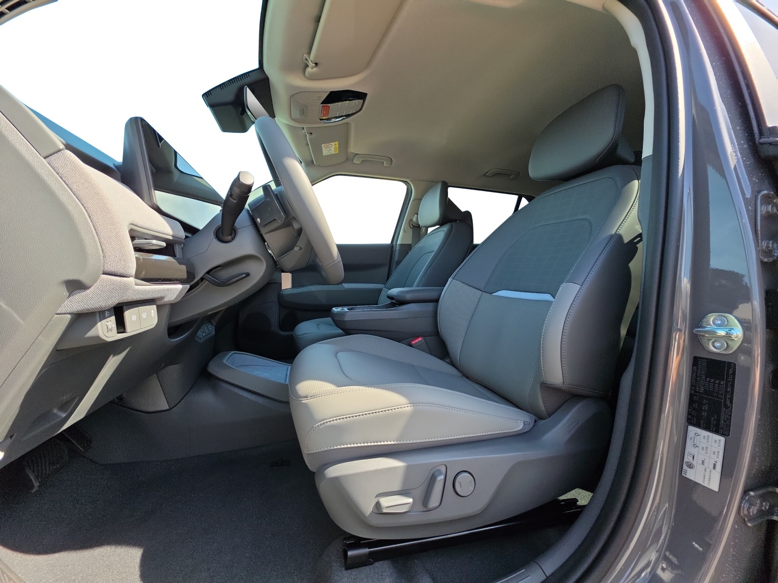 KIA EV3 81 kWh Earth+-image-9