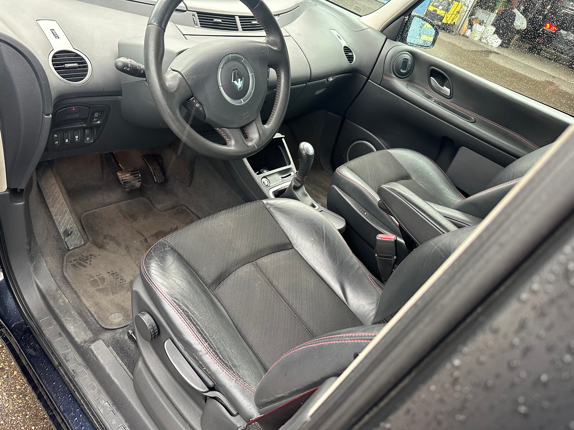 RENAULT Espace 2.0 dCi Swiss Edition Automatic-image-10